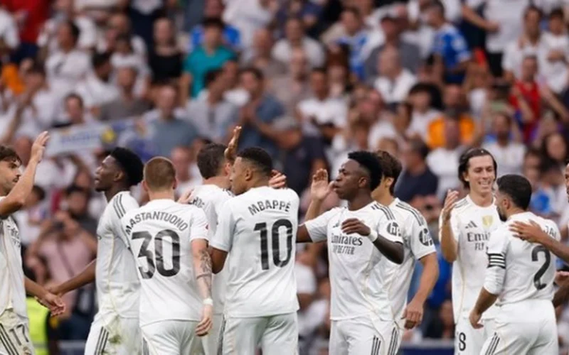 ريال مدريد يستهدف لاعب دورتموند لتعزيز دفاع الفريق الموسم المقبل